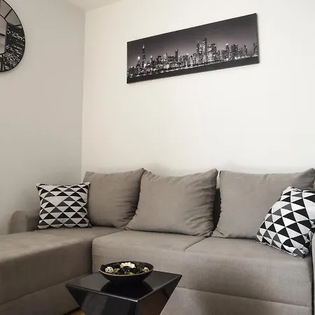 Apartman Lovor Apartment *